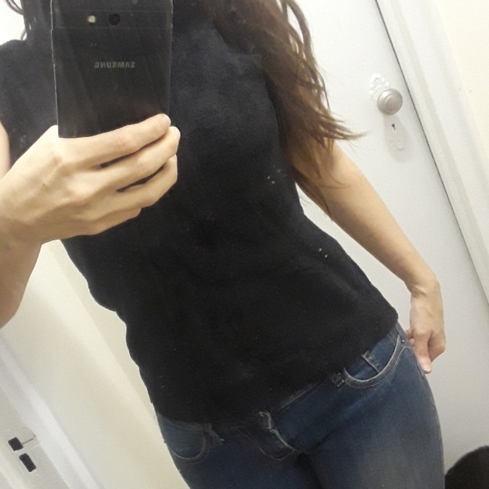 Black sleeveless soft tank top NWOT